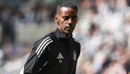 卡拉格：伊萨克1.3亿镑太贵&amp;amp;都能买姆巴佩了；纽卡球迷无道德优势