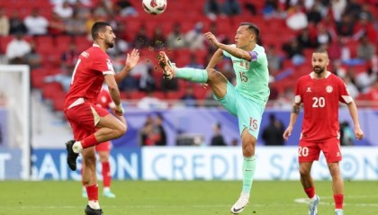 国足刷卡重在求稳吴曦或复位 韦世豪合练首发存疑