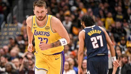 爱游戏平台-又轰38+13+10助，超约基奇升历史第二！有你之后湖人不再惧怕掘金