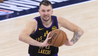 爱游戏在线-雷迪克：想让东契奇充分发挥 必须给他战术自主权 这是关键的一点