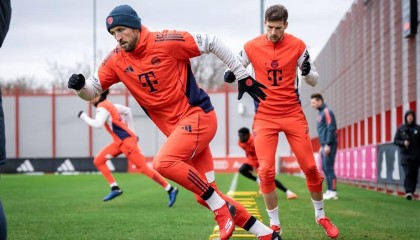 爱游戏平台-拜仁官方：凯恩已经能够参加部分训练，诺伊尔因肠胃不适缺席