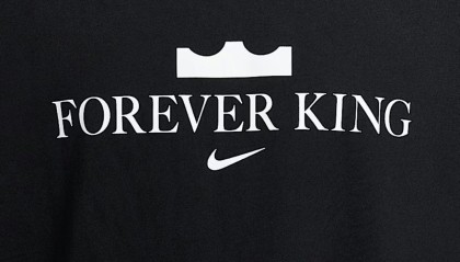 爱游戏正版-异常火爆！詹姆斯“永远的国王”主题T恤目前已售罄