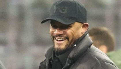 爱游戏平台-孔帕尼：不认为上半场对手踢得更好；得在强度和消耗间找平衡