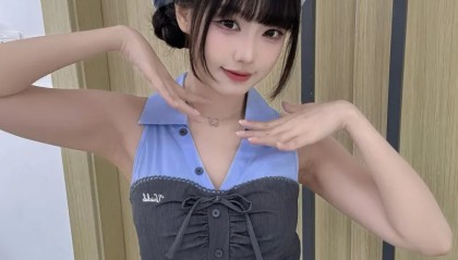 爱游戏入口-LPL主持周敢敢晒照：非常甜妹，生活给我一拳，我出布