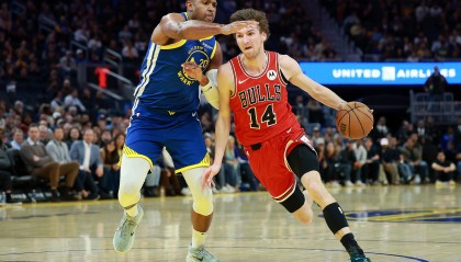 爱游戏官网-布泽利斯41分创生涯新高 公牛客场加时力克勇士